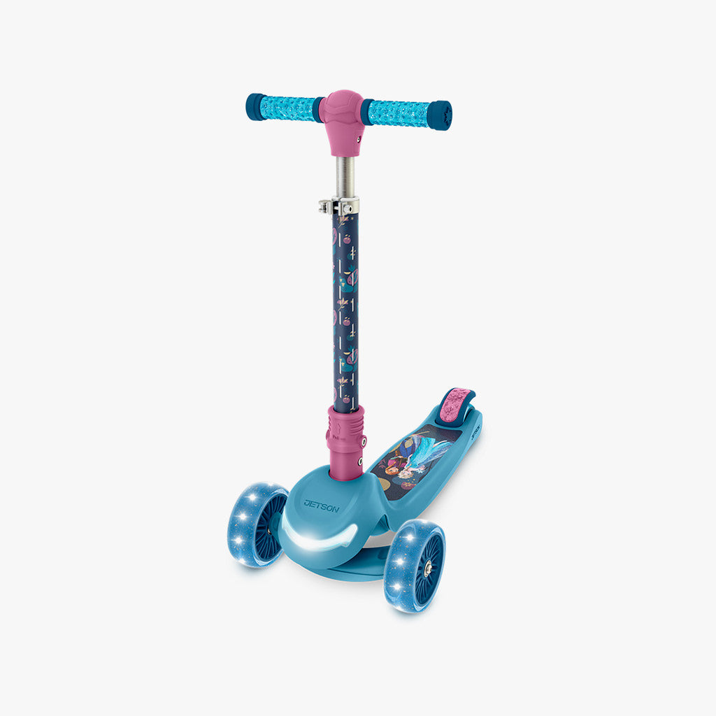 light up frozen kick scooter at an angle showing the deck
