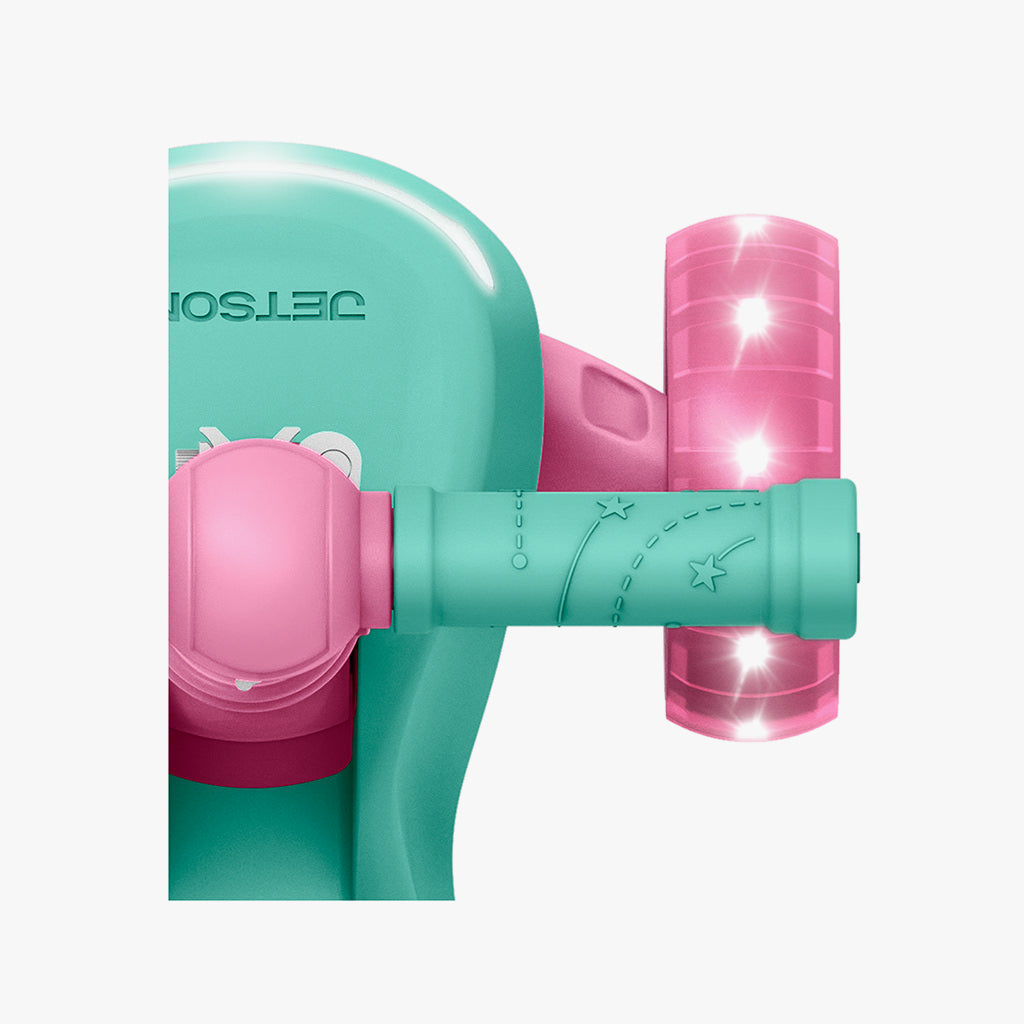 close up of the handlebar grip on the gabby's dollhouse kick scooter