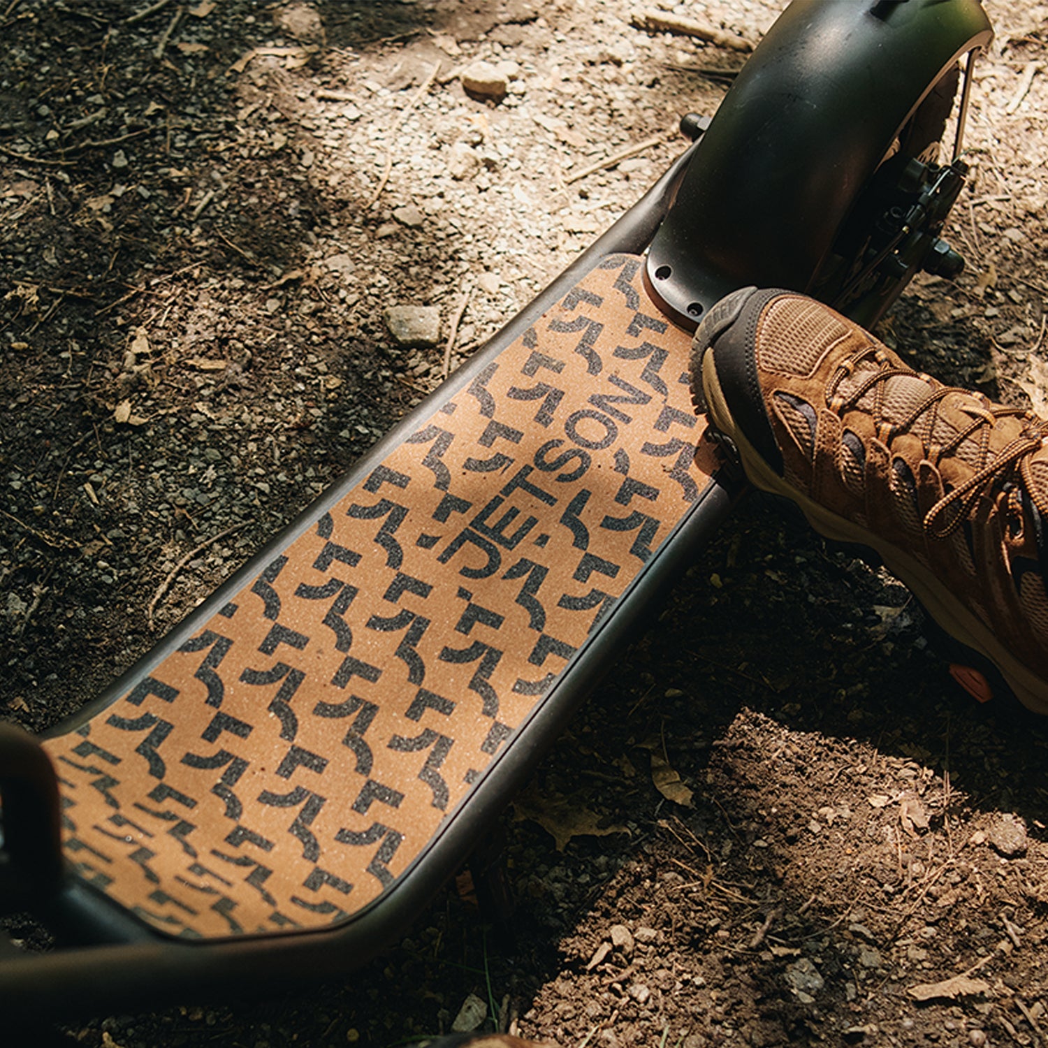 close up of the pattern on the deck of the copperhead